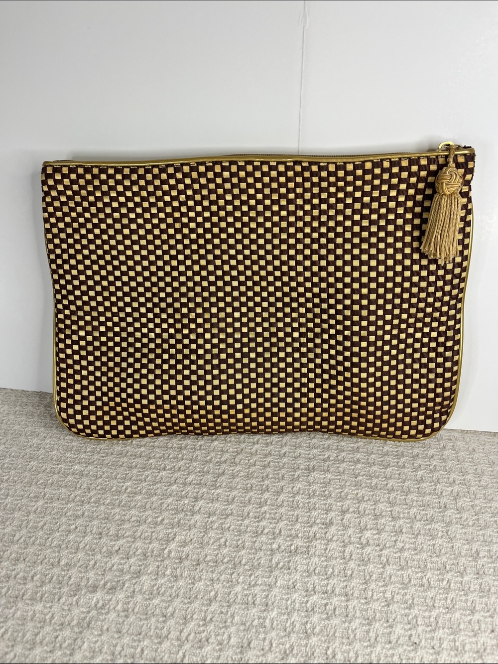 Bueno Brown & Gold Woven Check Zip Clutch purse w Tassel, clean inside & out